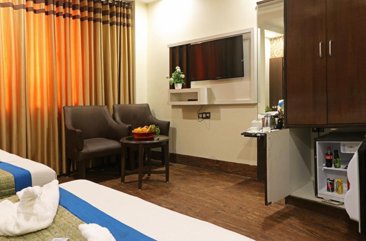Hotel Mannat International By Mannat Νέο Δελχί Εξωτερικό φωτογραφία