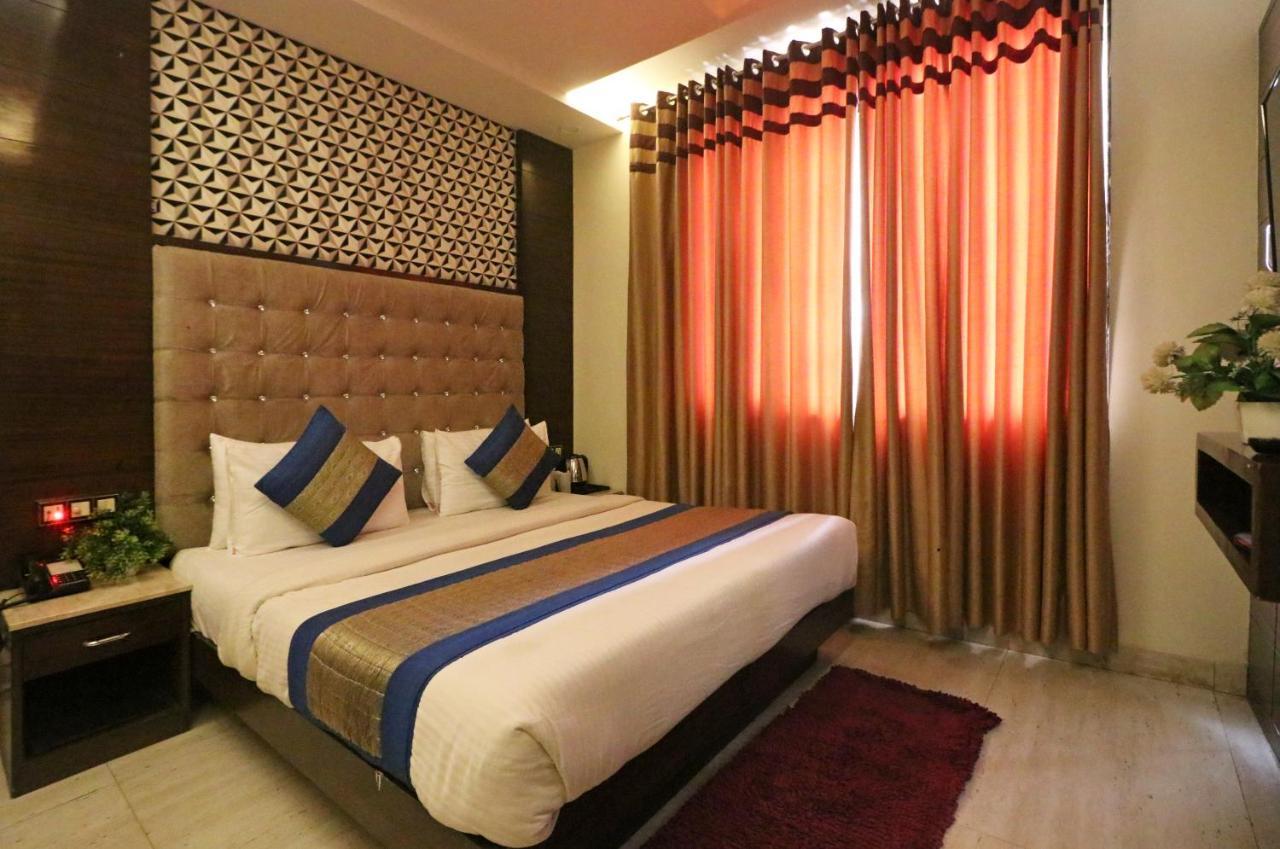 Hotel Mannat International By Mannat Νέο Δελχί Εξωτερικό φωτογραφία