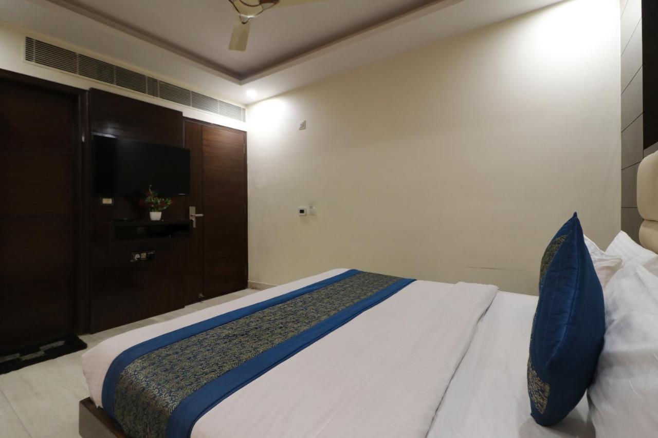 Hotel Mannat International By Mannat Νέο Δελχί Εξωτερικό φωτογραφία