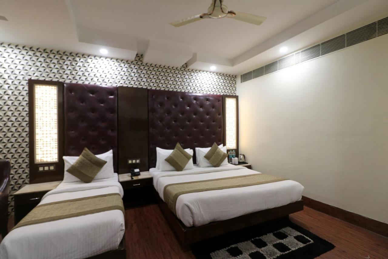 Hotel Mannat International By Mannat Νέο Δελχί Εξωτερικό φωτογραφία